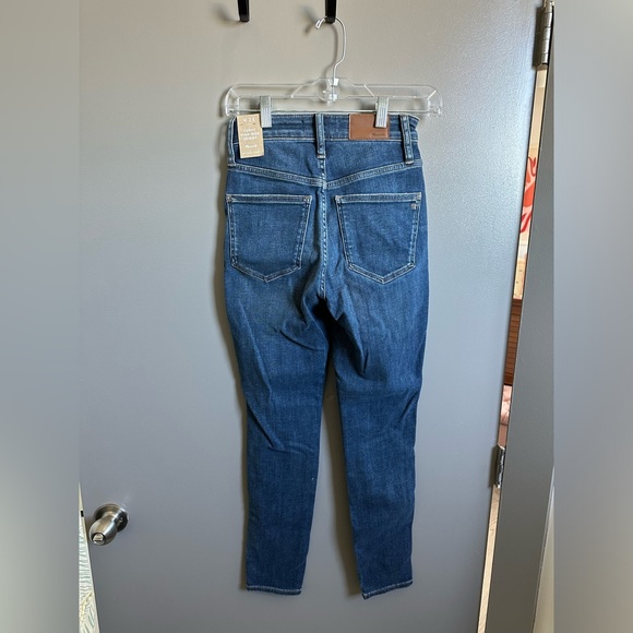 Madewell Curvy Highrise Skinny Jeans NWT - Picture 3 of 7